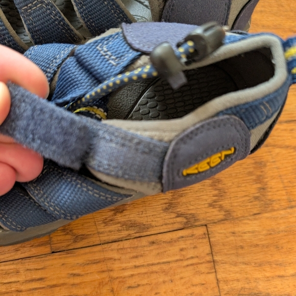 Keen Blue Sandals Boys Size 13 - Picture 4 of 6